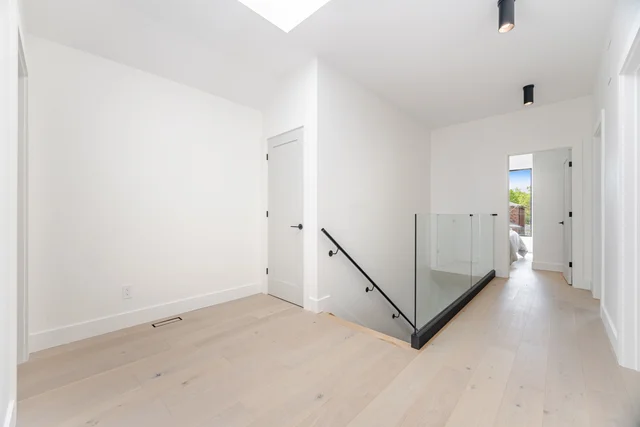 108 Sammon Avenue, East York - photo 35