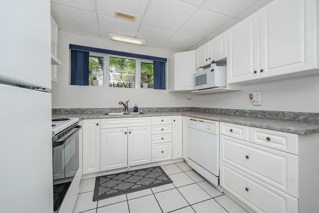 141 Elm Street, Collingwood - photo 43