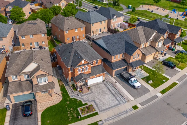 7 Klondike Trail, Brampton - photo 4