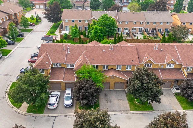 #49-550 Steddick Court, Mississauga - photo 1