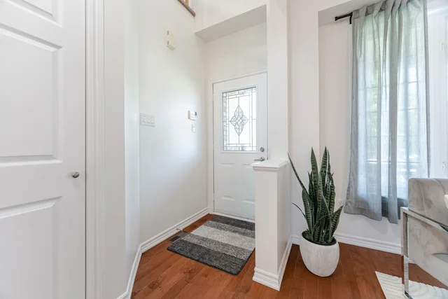 221 Ellis Crescent, Milton - photo 7