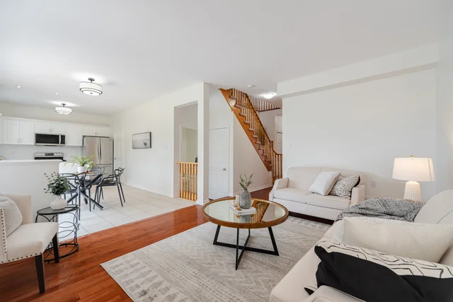 221 Ellis Crescent, Milton - photo 16
