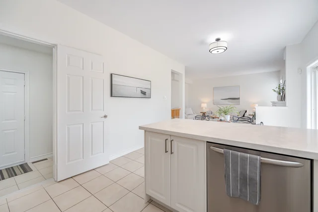 221 Ellis Crescent, Milton - photo 23