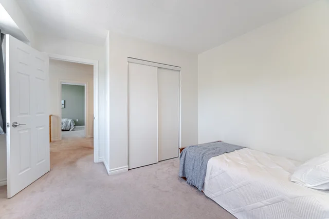 221 Ellis Crescent, Milton - photo 38