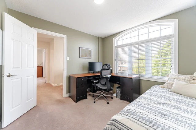 221 Ellis Crescent, Milton - photo 40