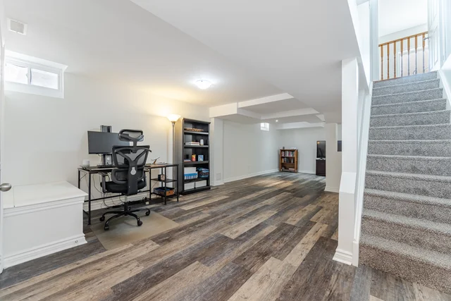 221 Ellis Crescent, Milton - photo 43