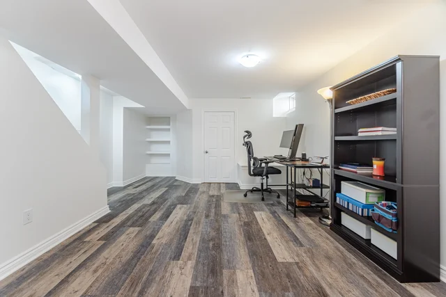 221 Ellis Crescent, Milton - photo 44