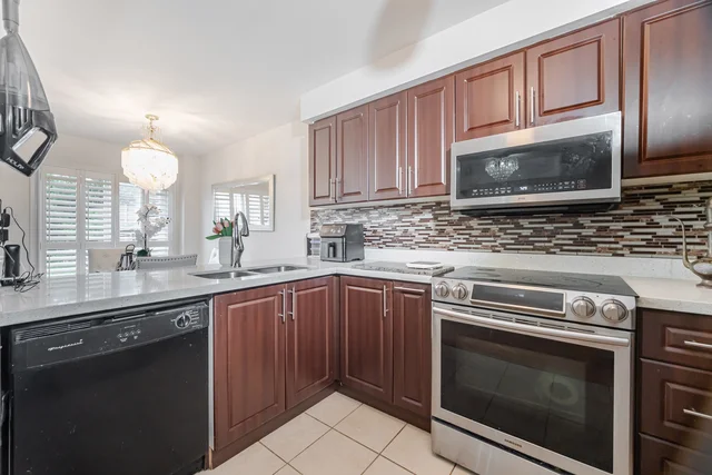 112 Big Moe Crescent, Brampton - photo 11