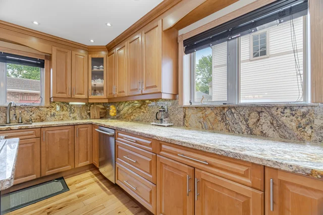 1241 Lakebreeze Drive, Mississauga - photo 16