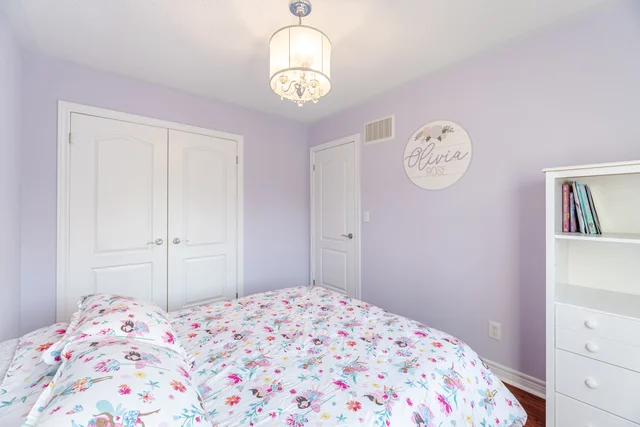 28 Versailles Crescent, Brampton - photo 33