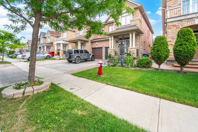 28 Versailles Crescent, Brampton - photo 9
