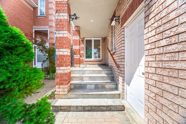 217 Cossack Court, Mississauga - photo 6