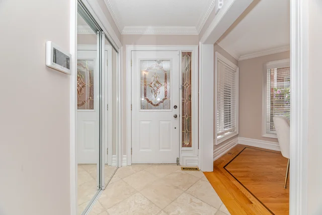 217 Cossack Court, Mississauga - photo 8