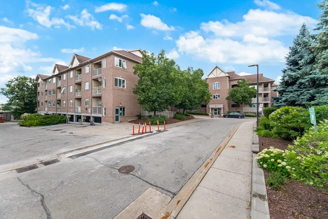 #116-55 Bristol Road East, Mississauga - photo 1