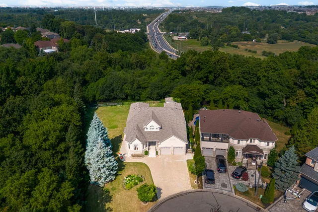 32 Rosa Court, Woodbridge - photo 2