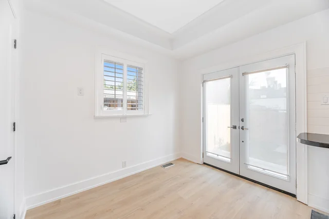 #2-23 Maria Street, Toronto - photo 3