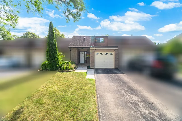 552 Pinedale Avenue, Burlington - photo 2