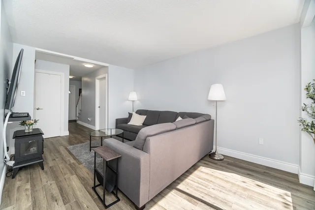 552 Pinedale Avenue, Burlington - photo 12