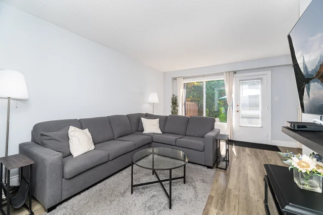 552 Pinedale Avenue, Burlington - photo 13