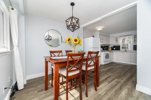 552 Pinedale Avenue, Burlington - photo 19
