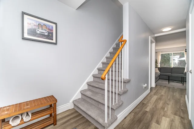 552 Pinedale Avenue, Burlington - photo 26