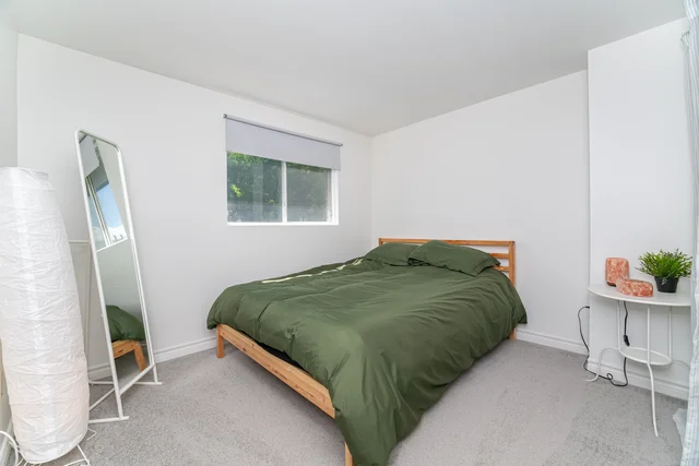 552 Pinedale Avenue, Burlington - photo 31