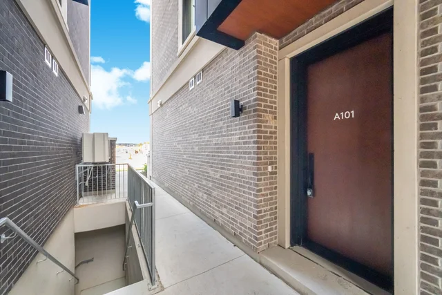 #A101-67 Saigon Drive, Richmond Hill - photo 3