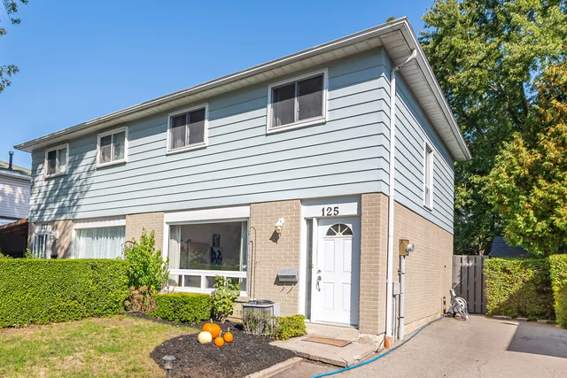 125 Hollyberry Trail, North York - photo 1
