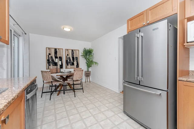 125 Hollyberry Trail, North York - photo 9