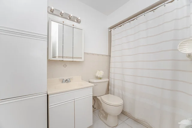 125 Hollyberry Trail, North York - photo 24
