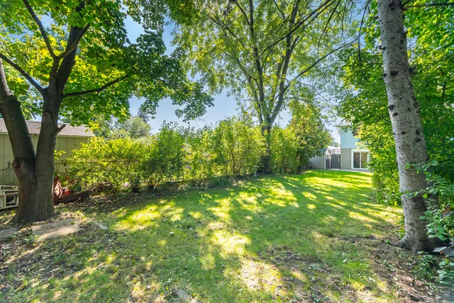125 Hollyberry Trail, North York - photo 34