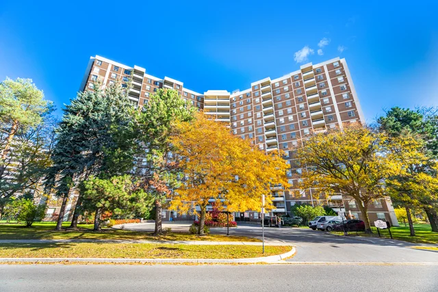 #301-5 Shady Golfway, North York - photo 1