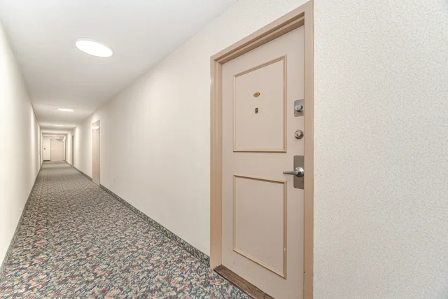 #301-5 Shady Golfway, North York - photo 5