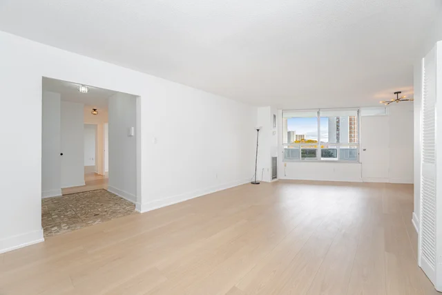 #301-5 Shady Golfway, North York - photo 9