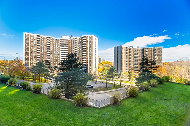 #301-5 Shady Golfway, North York - photo 32