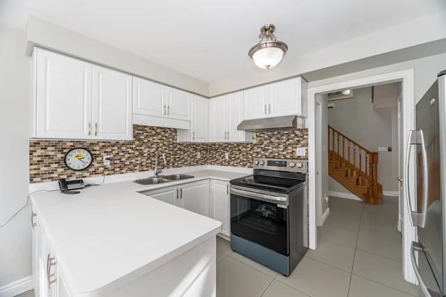 65 Sahara Trail, Brampton - photo 18