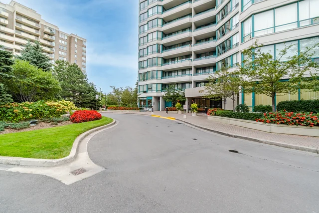 #1511-550 Webb Drive, Mississauga - photo 3