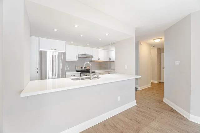 #1511-550 Webb Drive, Mississauga - photo 11