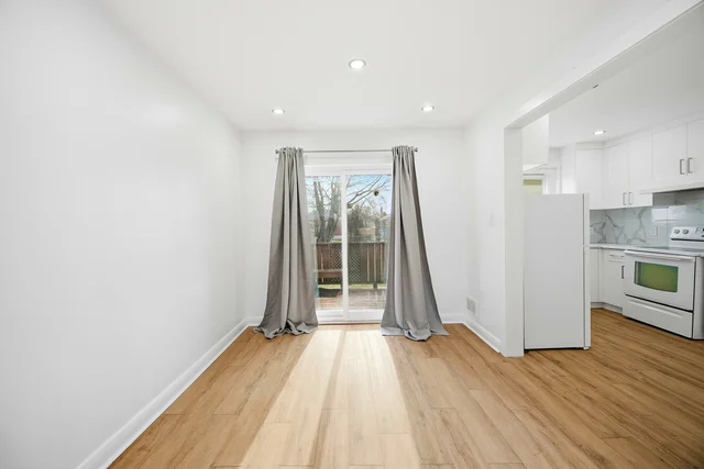 65 Cuffley Crescent North, North York - photo 19