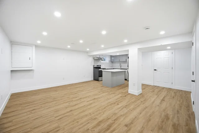 65 Cuffley Crescent North, North York - photo 35