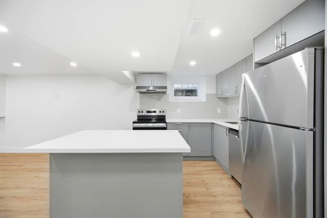 65 Cuffley Crescent North, North York - photo 37
