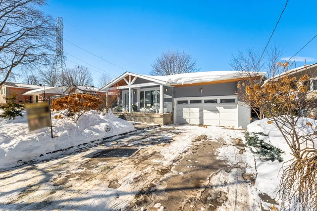 1061 Johnathan Drive, Mississauga - photo 2