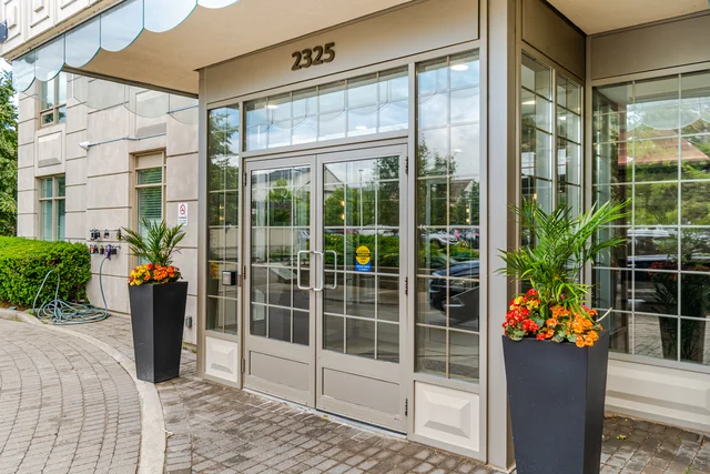 #802-2325 Central Park Drive, Oakville - photo 3