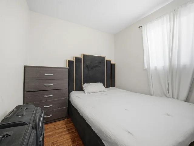 8 Deerpark Crescent, Brampton - photo 32