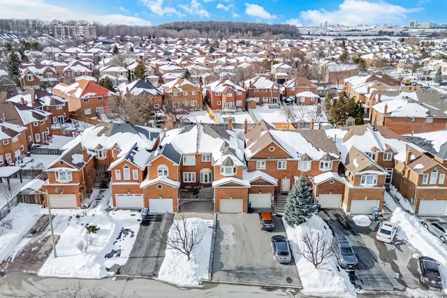 407 Wendron Crescent, Mississauga - photo 1