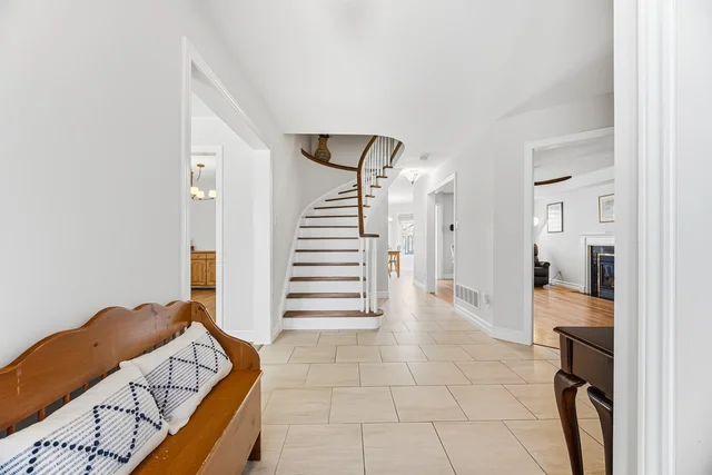 824 Drysdale Drive, Mississauga - photo 8