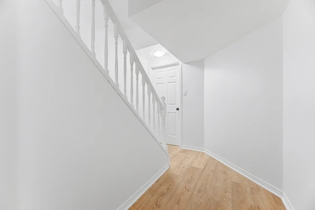 #6-2015 Cleaver Avenue, Burlington - photo 35