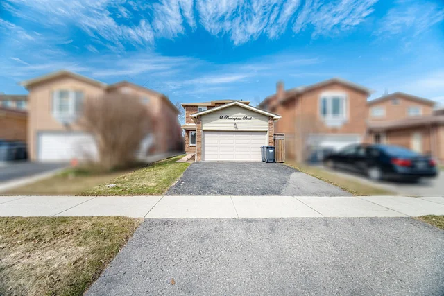 11 Sheringham Street, Brampton - photo 2