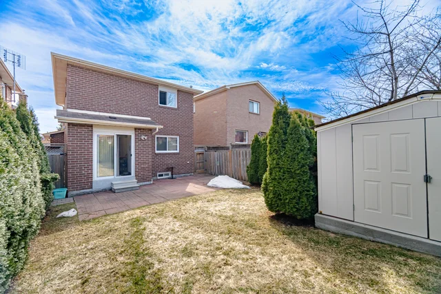 11 Sheringham Street, Brampton - photo 45