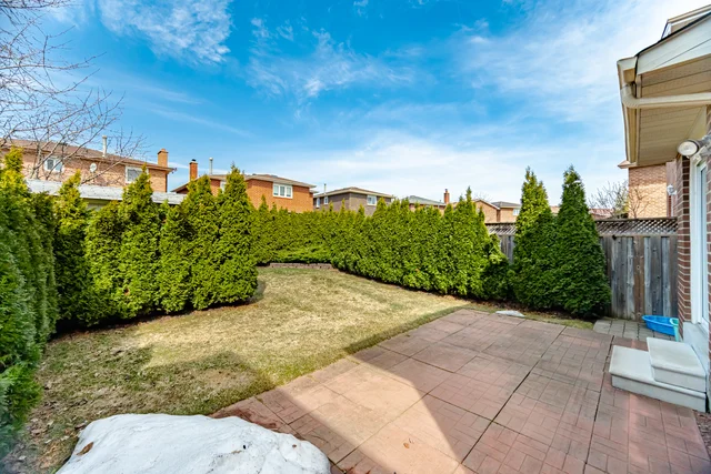 11 Sheringham Street, Brampton - photo 46